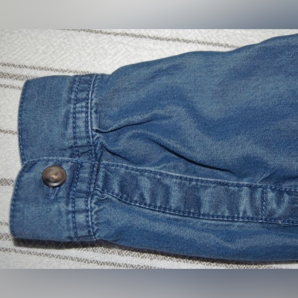 凸
J. Jill Women Shirt Size M Lightweight Chambray Tunic Long Sleeve Button Down - Picture 4 of 10